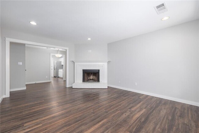 Foto del edificio - 4056 Coopers Hill Dr SE