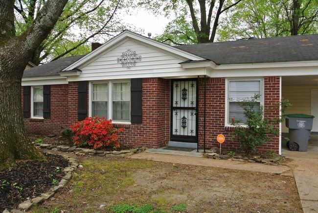 Building Photo - 1453 Colonial Rd