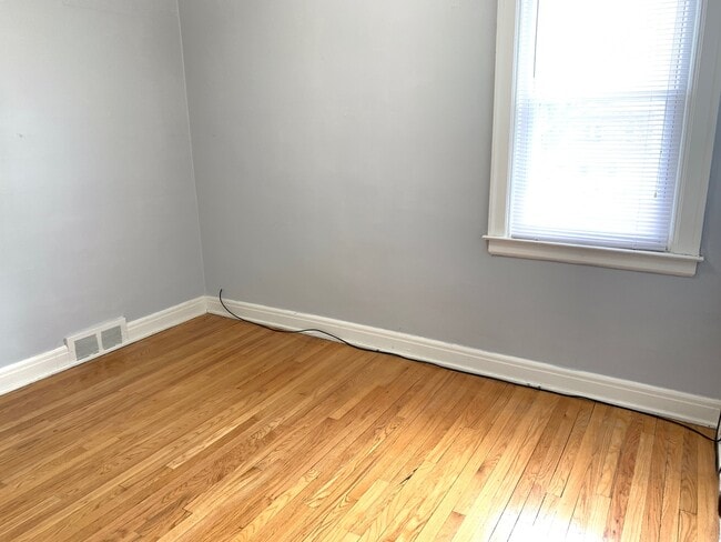 Bedroom 2 - Virginia Apartments