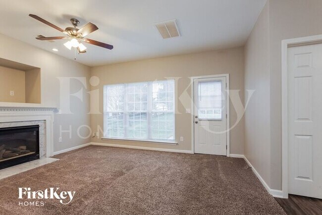 Foto del edificio - 13223 Planters Row Dr