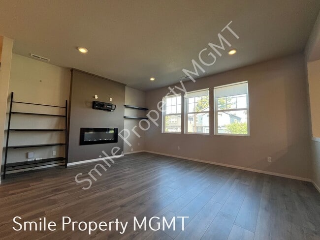 Building Photo - 14611 SW 78th Ave