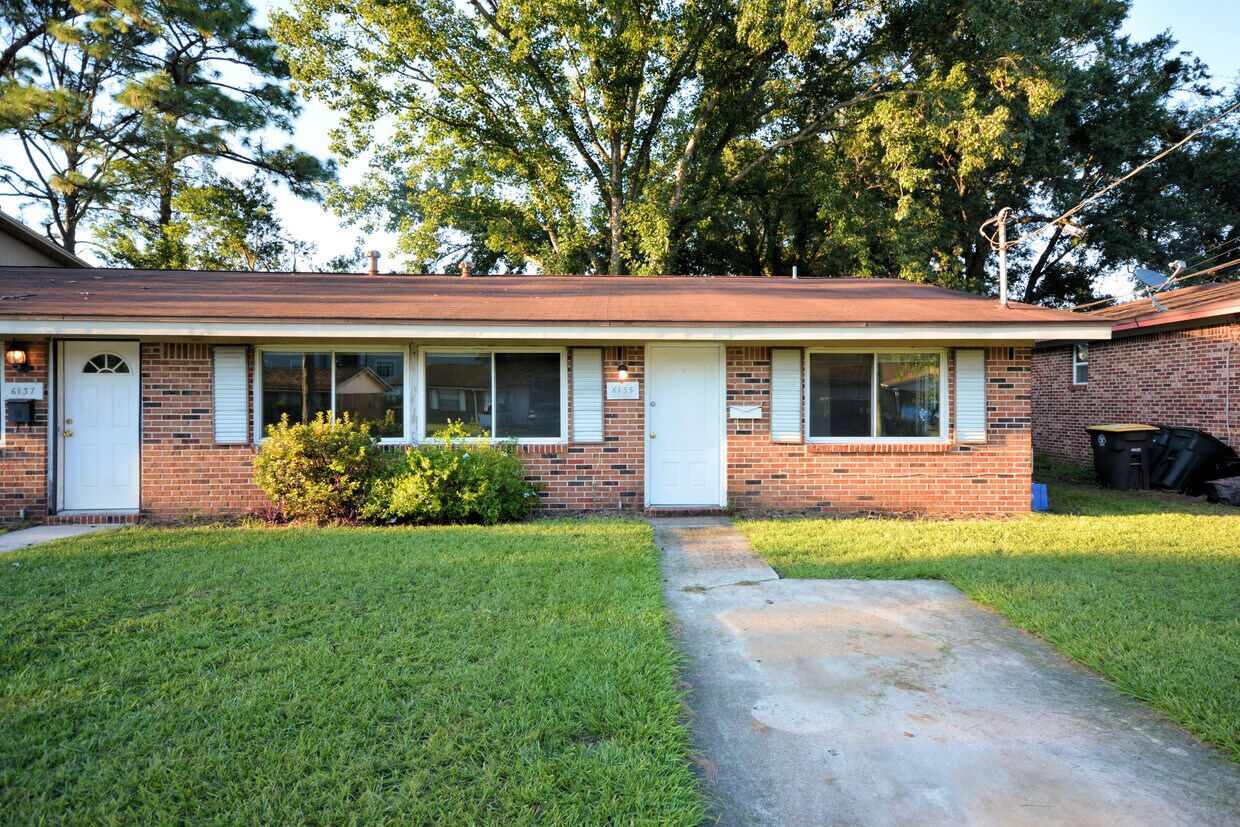 6135 Longchamp Dr, Jacksonville, FL 32244 House Rental in