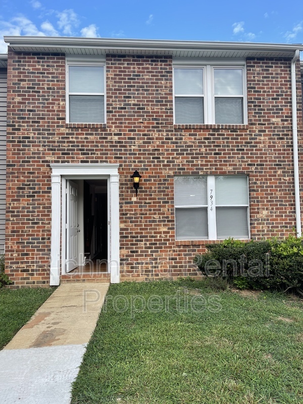 Primary Photo - 7934 Clovertree Ct