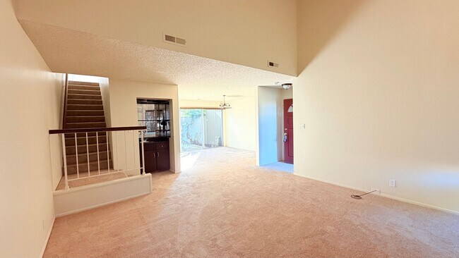 Photo - 1092 Melrose Ave House