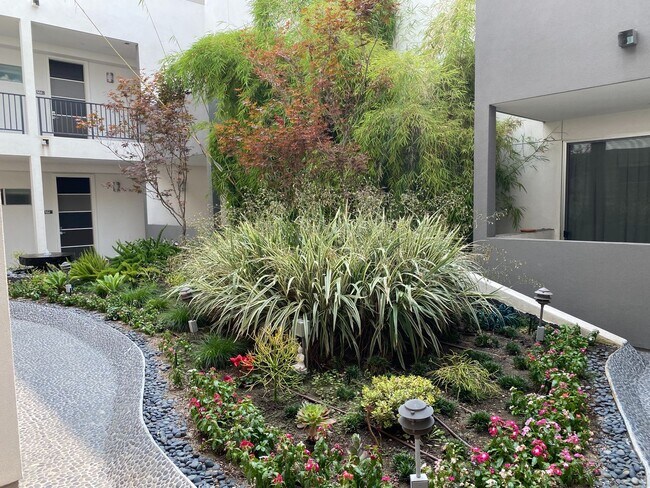 Foto del edificio - 11929 Courtleigh Dr