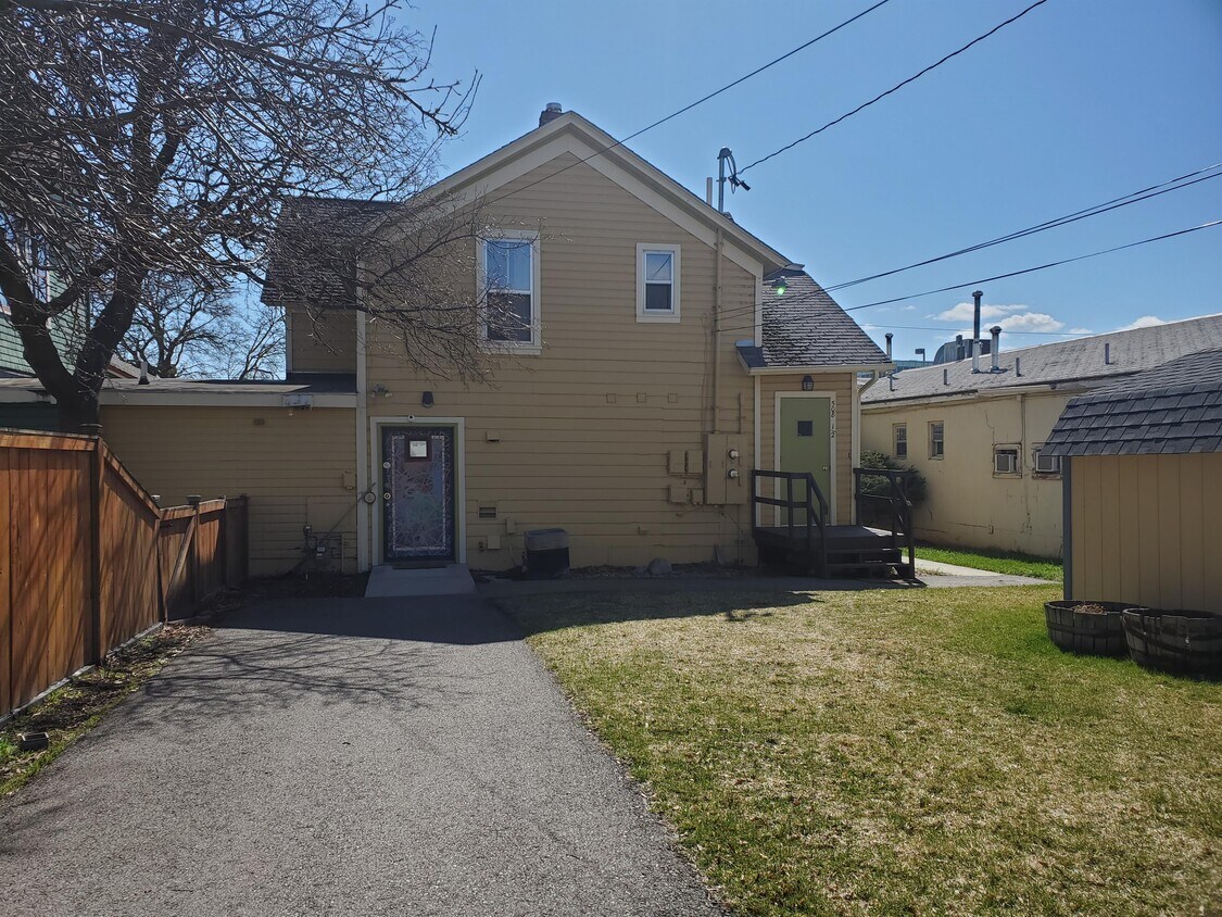 Primary Photo - 508 E Broadway St