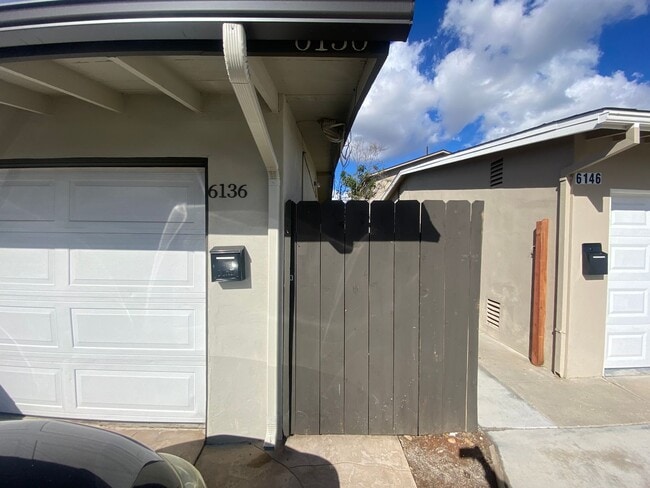 Building Photo - One Story 4BD/2BA w/ Private Yard!!