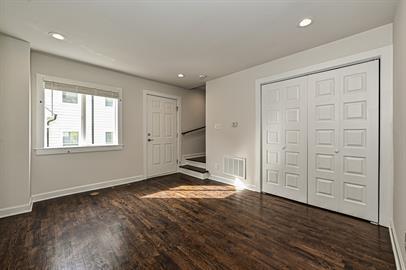 Building Photo - 215 S Gardner Ave