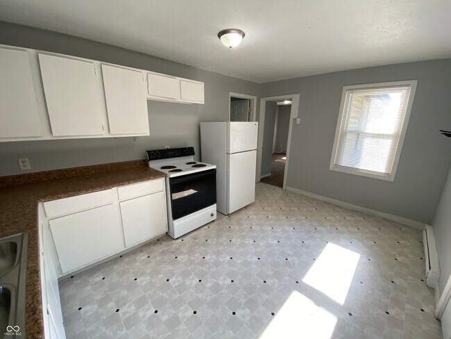 Building Photo - 86 N Holmes Ave
