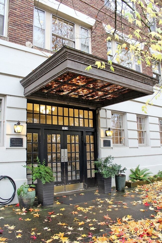 Building Photo - 1928 SW Laurel St