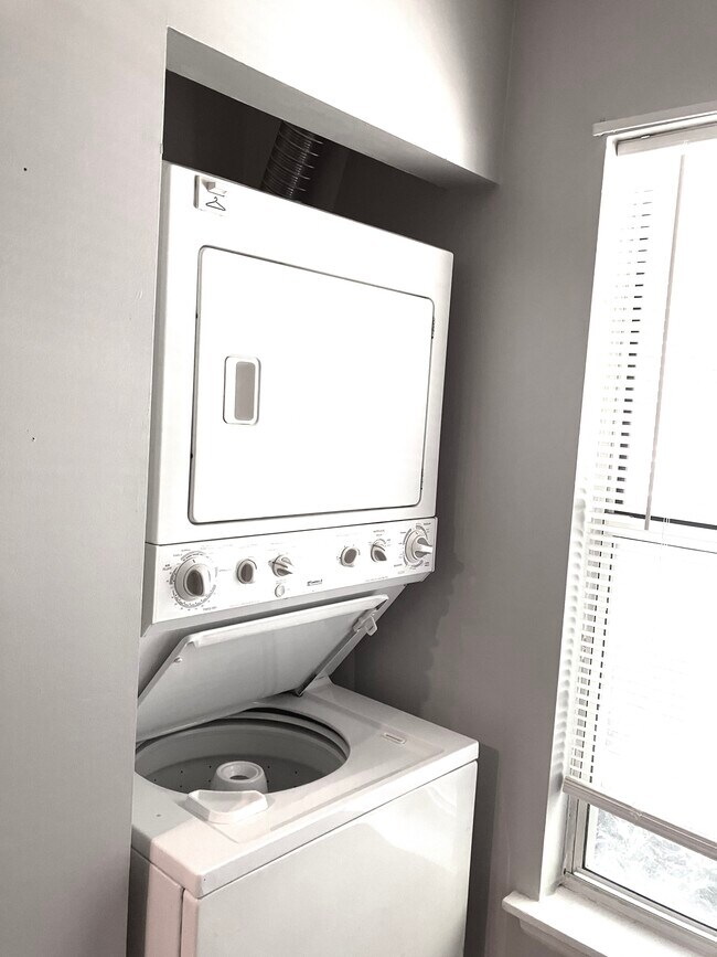 Laundry - 211 Sheraton Ct