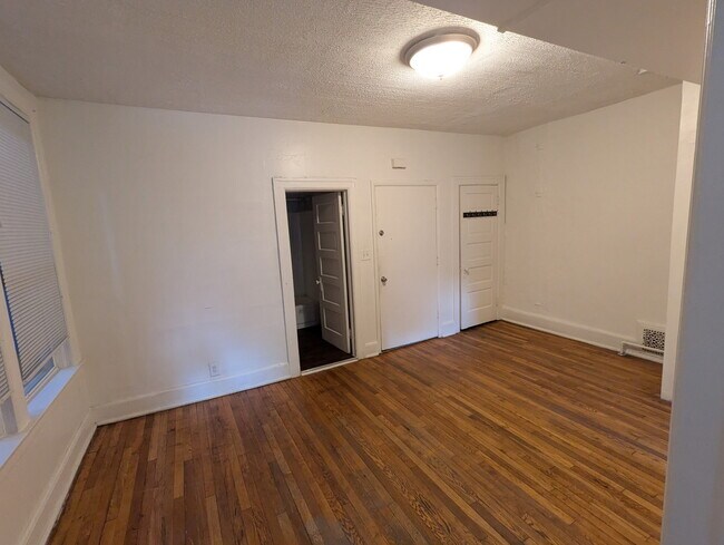 Building Photo - 3441 Gratiot Ave