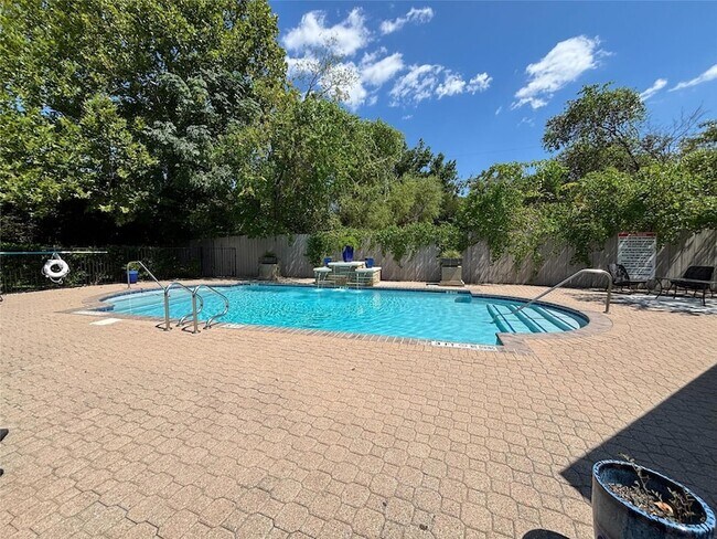 Foto del edificio - 12401 Los Indios Trail