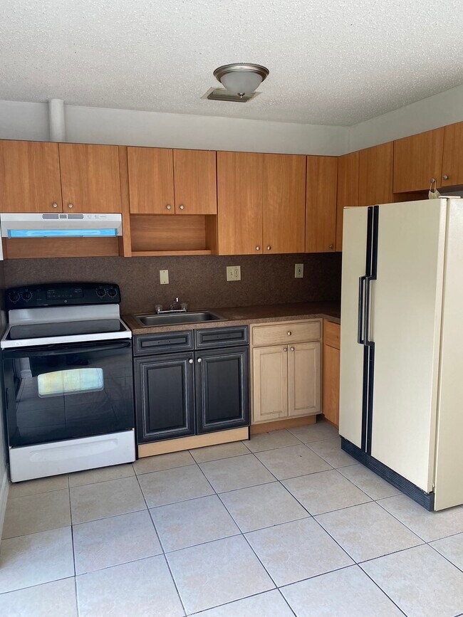 Foto del edificio - 362 NE 166th St