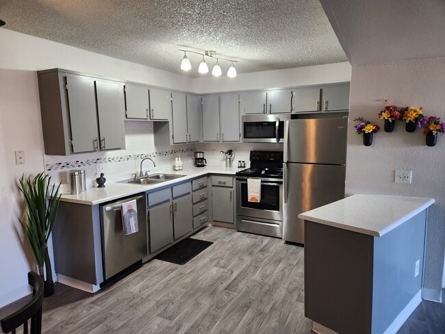 2B / 2B - 994 Sq.ft - Heather Brook Apartments