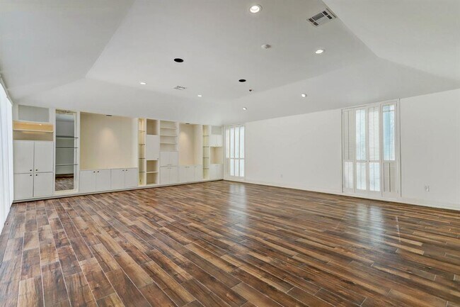 Foto del edificio - 5031 Braesheather Dr
