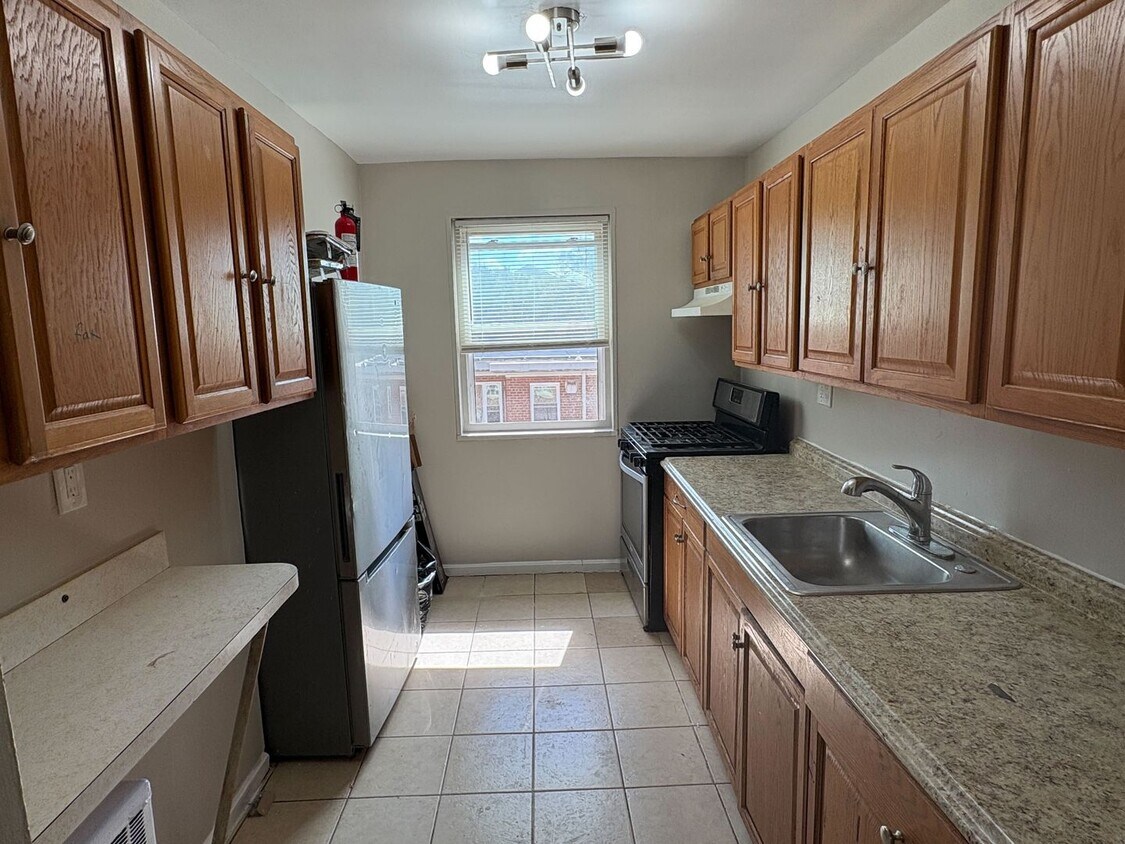 Foto principal - Spacious 3-Bedroom Condo in Randle Heights!!