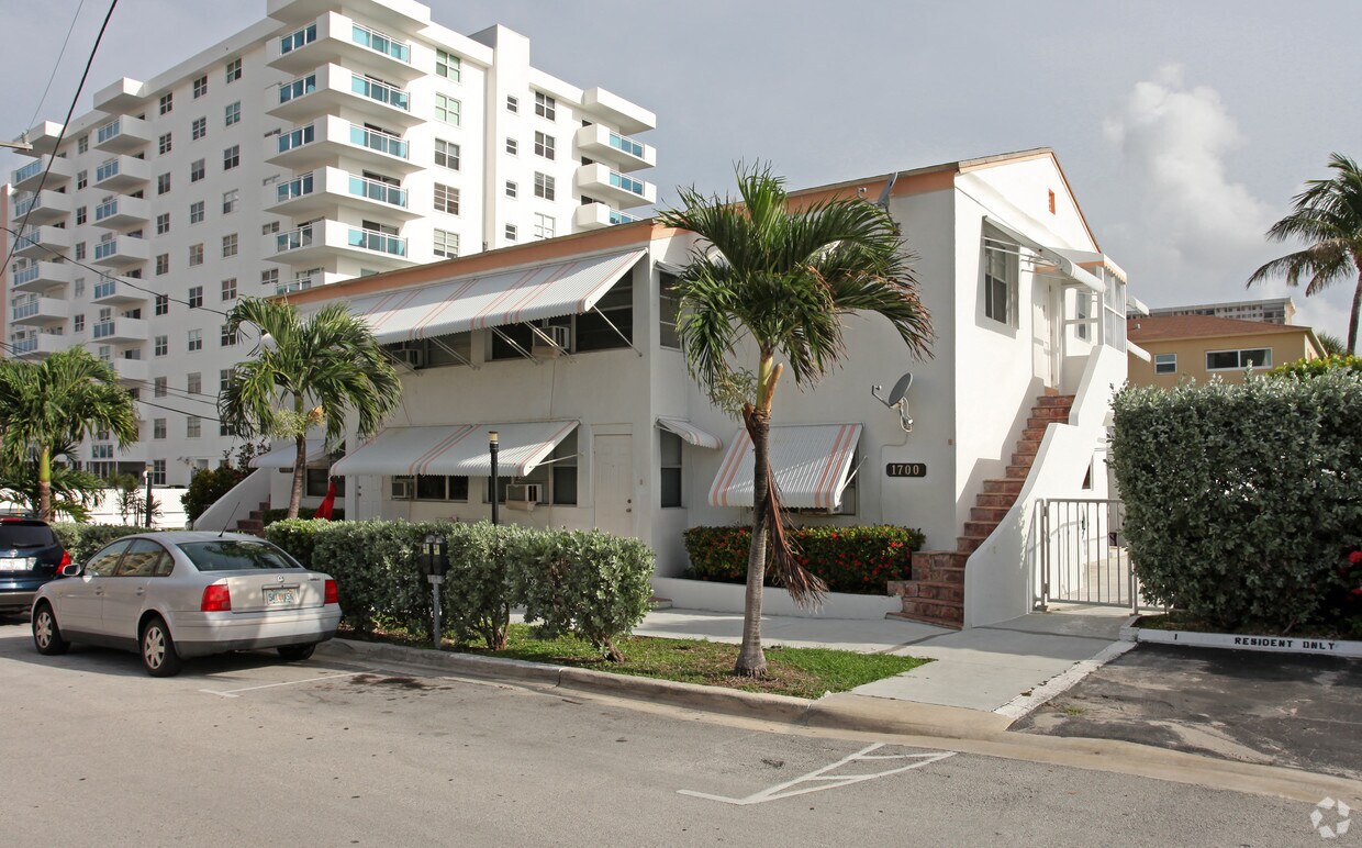 Primary Photo - 1700 S Surf Rd