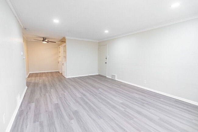 Interior Photo - 611 Levering Ave