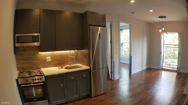 Building Photo - 131 Tompkins Ave