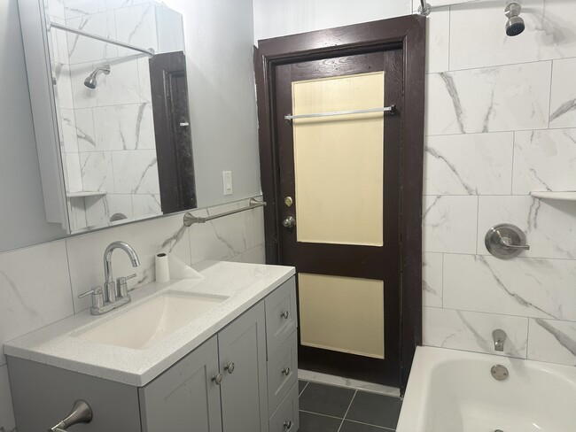 Building Photo - 39 S Farragut St