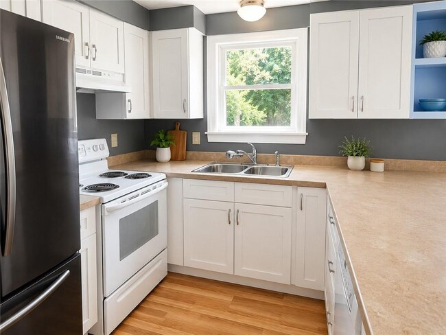 Building Photo - 26 Durkin Dr