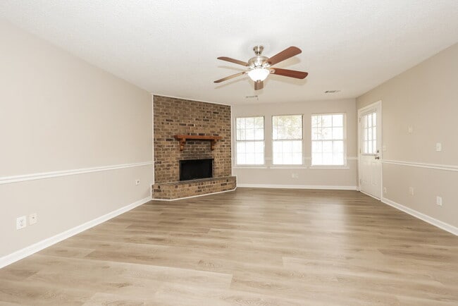 Building Photo - 2442 Maybrook Ct