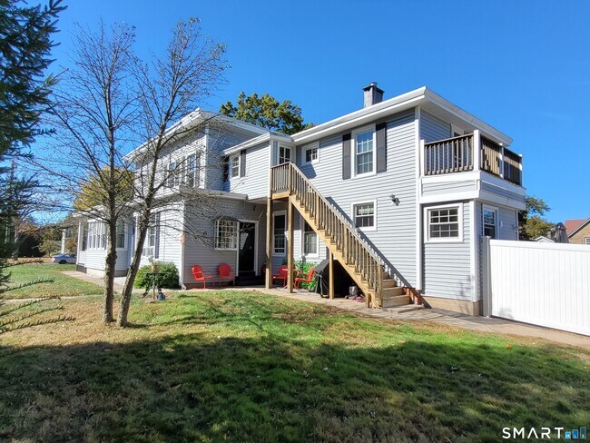Foto del edificio - 264 Wolcott Hill Rd