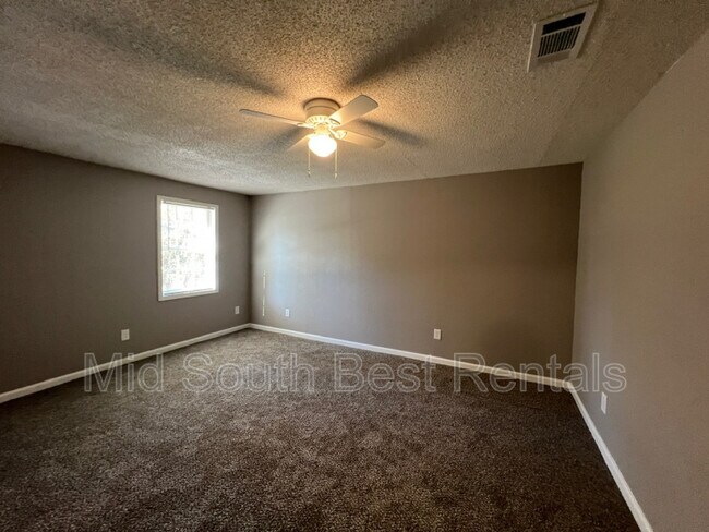 Foto del edificio - 4841 Fairley Rd
