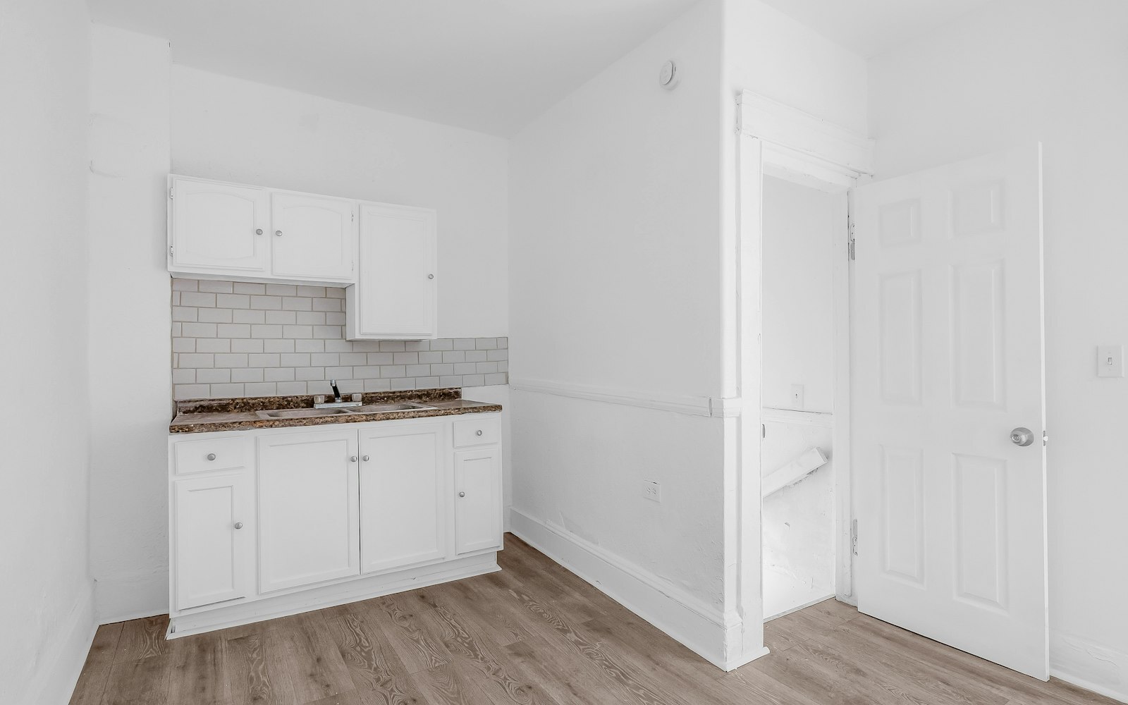1260 E 61st St Cleveland, OH 44103 – photo 4
