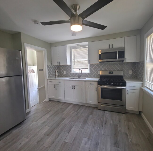 Foto del edificio - Single Family Home 3 beds 2 bath Available Now!