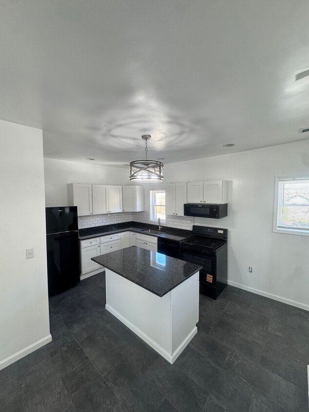 Building Photo - 403 Boggs Ave