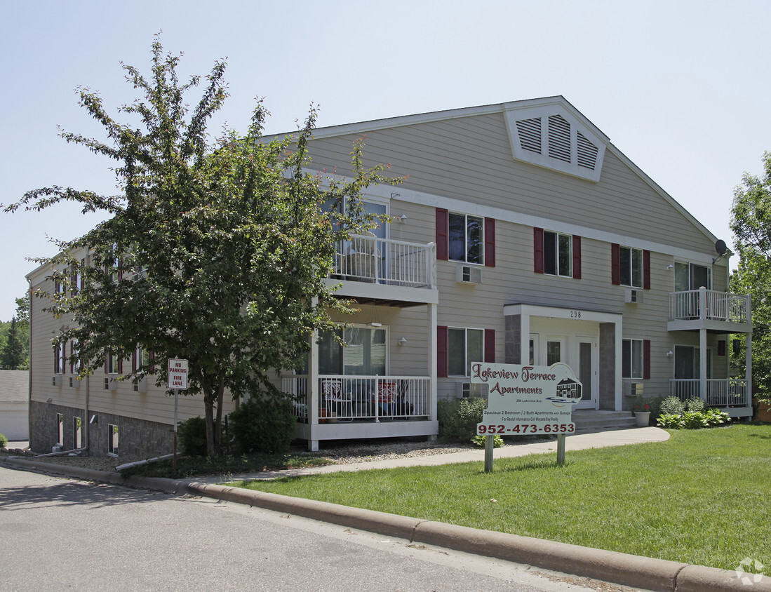 Building Photo - Lakeview Terrace Apartments