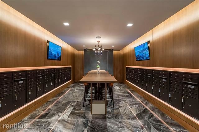 Foto del edificio - 7901 Windrose Ave.