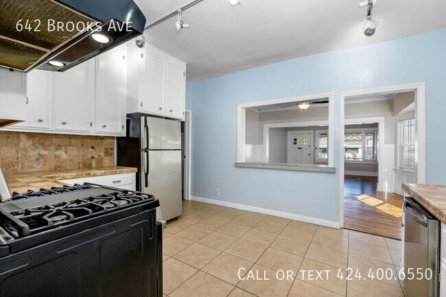Building Photo - 642 Brooks Ave