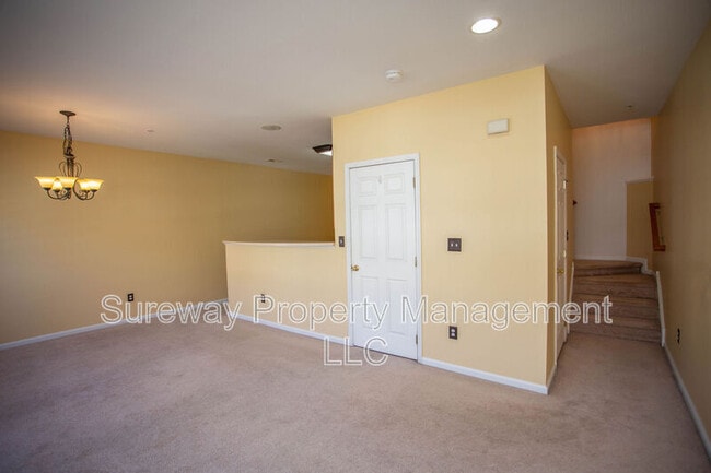Building Photo - 15 Fawn Ct