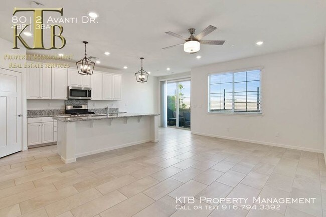 Building Photo - Still looks brand new, 4 bedrooms gated entry