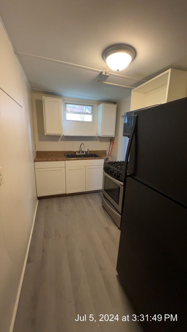 Foto del edificio - 328 Stewart St