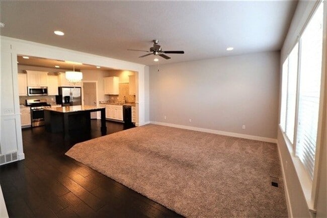 Foto del edificio - GORGEOUS TOWNHOME FOR RENT IN EAGLE MOUNTA...