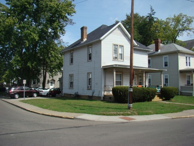 Building Photo - 134 Mill St