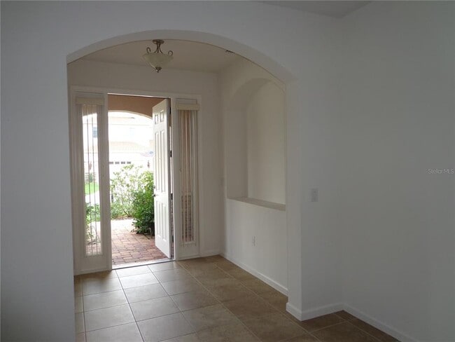 Foto del edificio - 16154 St Clair St