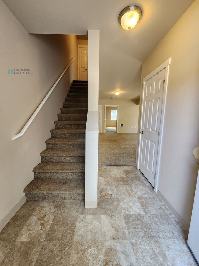 Foto del edificio - 5120 E Grace Ave