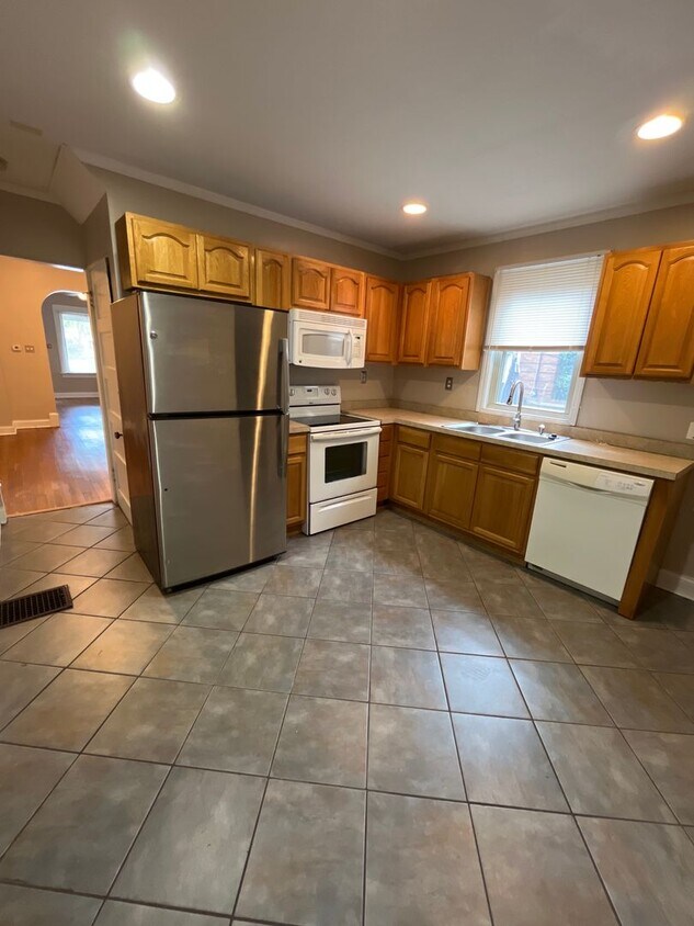 Foto principal - 1557-1559 Clifton Ave