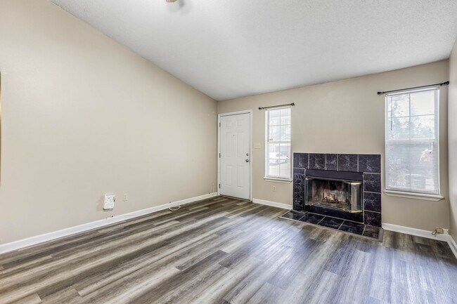 Foto del edificio - 2 BR / 2 BA Townhome in Herring Place