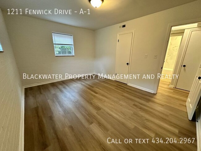 Building Photo - MOVE IN SPECIAL! 1/2 OFF YOUR FIRST FULL M...