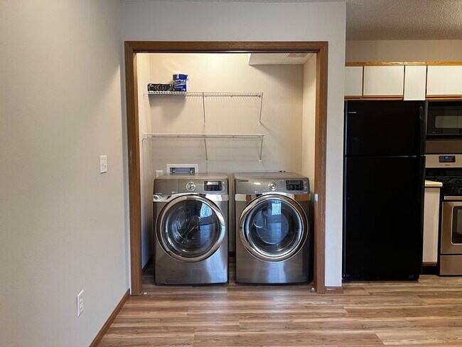 Foto del edificio - $1,250 | 2 Bedroom, 1 Bathroom Condo | Pet Friendly* | Available for August 1st, 2026 Move In!