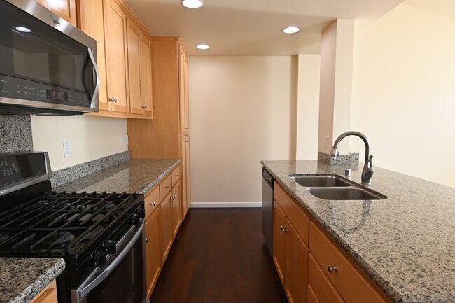 Foto del edificio - 2/2 Contemporary Condo near Fair Oaks, Tas...