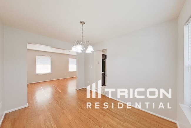 Building Photo - 5105 Aldershot Dr
