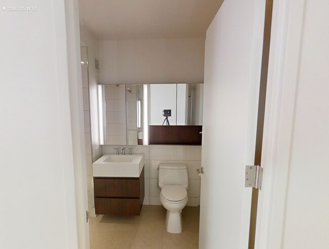 Building Photo - 511 W 52nd St