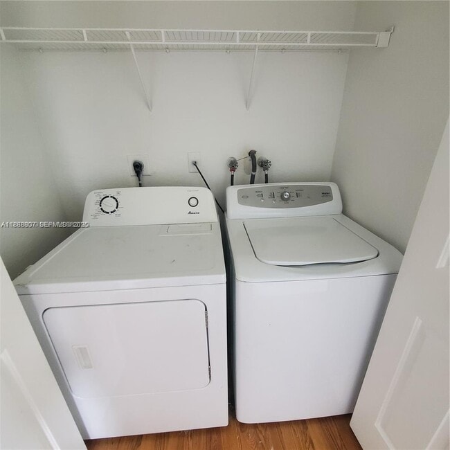 Foto del edificio - 2621 SE 15th Pl